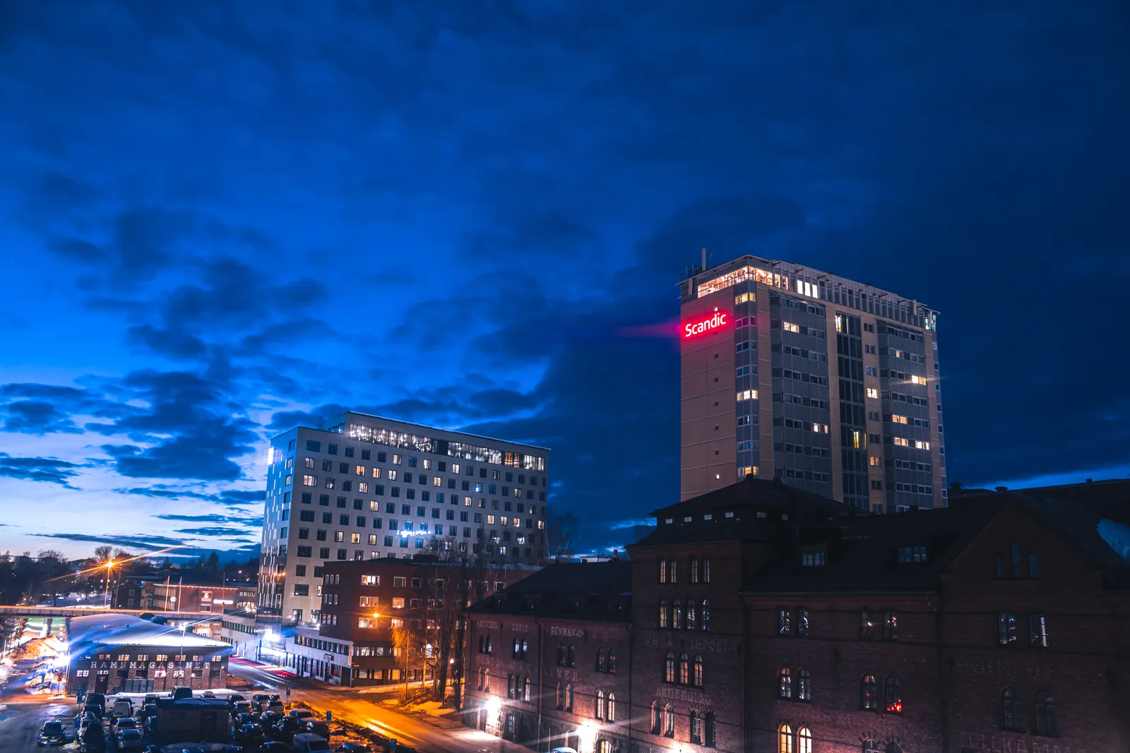 Umeå centrum med Thulehuset vid Storgatan